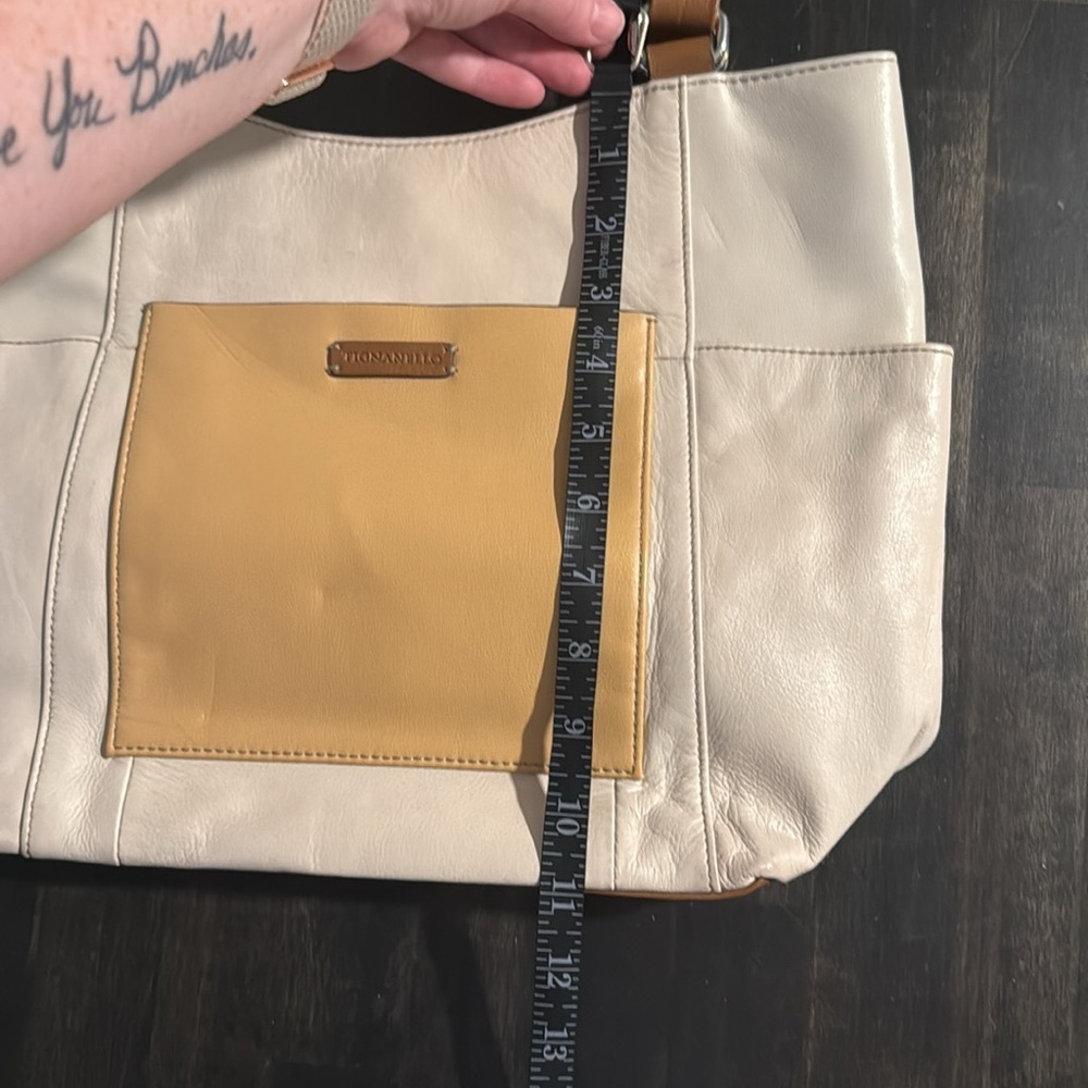 Tignanello Neutral Leather Purse Lots of Pockets - Picture 8 of 8
